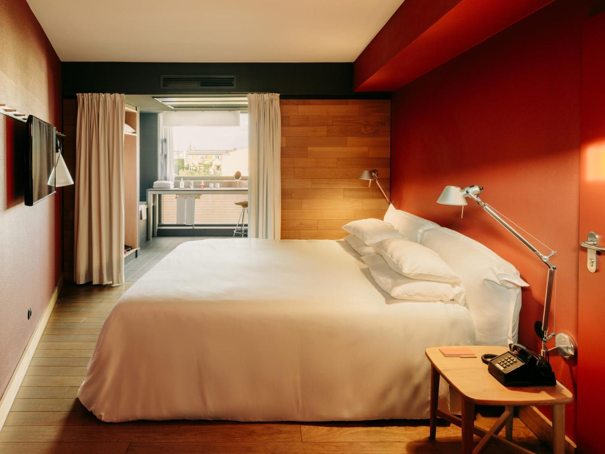 Corner Double Room